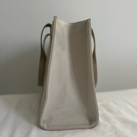 Lululemon Canvas Taupe and Cream Tote Bag 10L - Picture 2 of 9